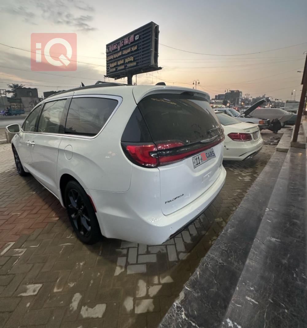 کرایسلەر پاسیفیکا